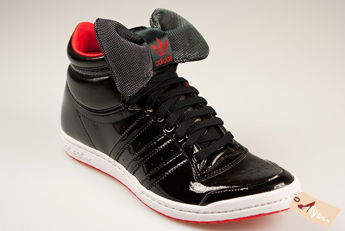 adidas chaussure noeud basket adidas avec un noeud
