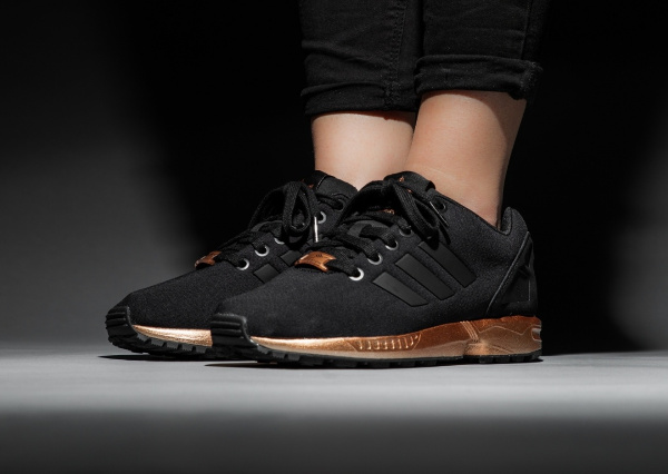 basket adidas femme noir et rose