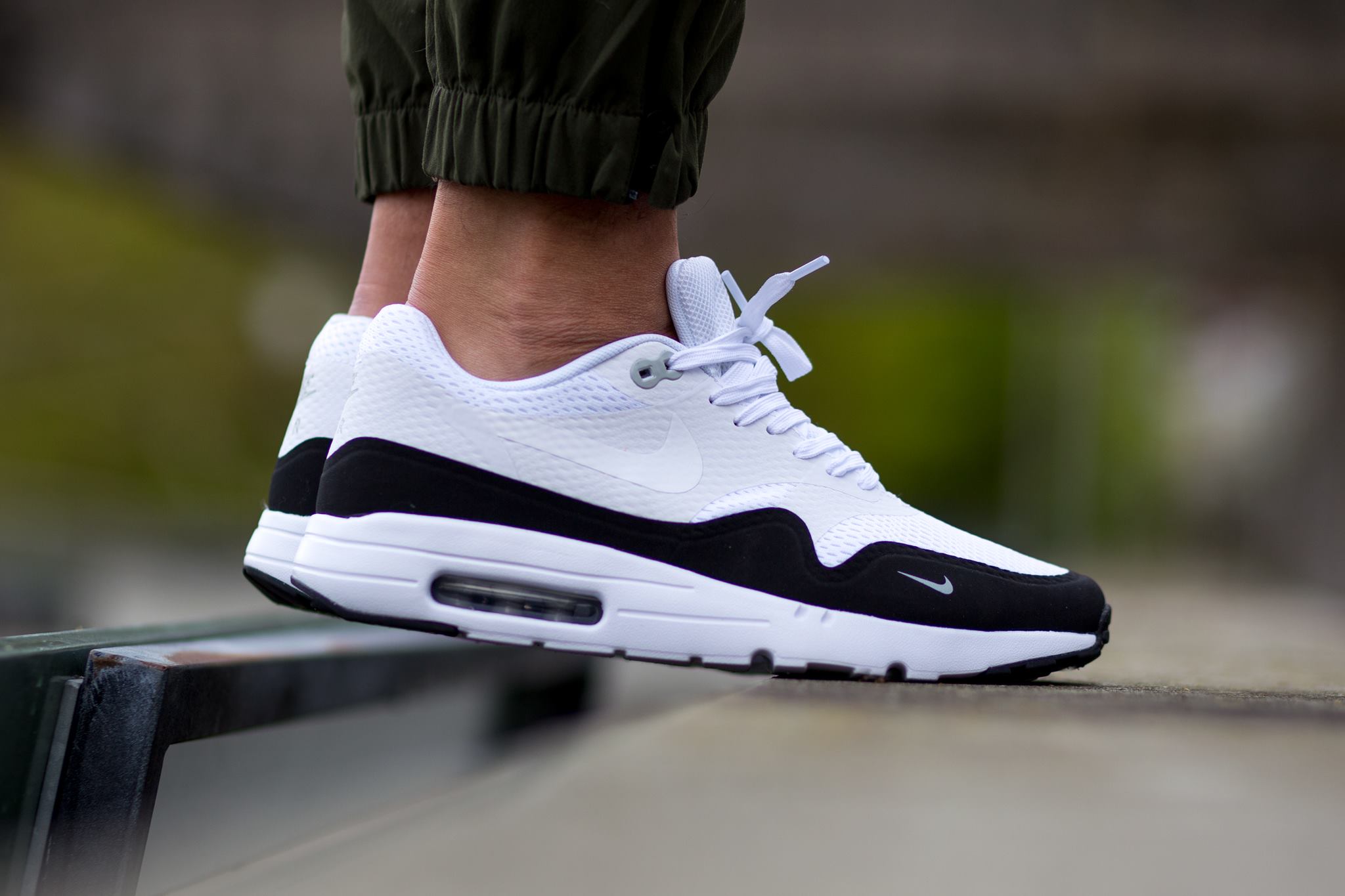 air max 1 blanche et noir air max 1 blanche et noir